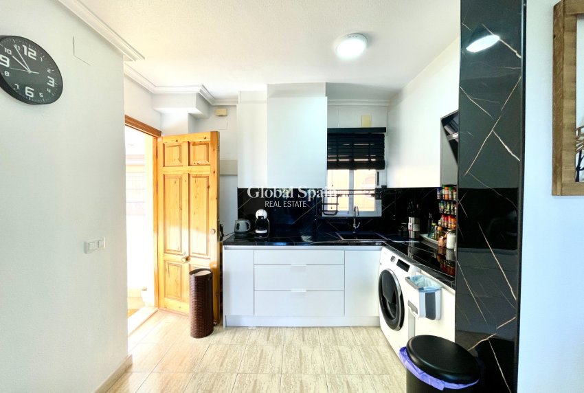 Wederverkoop - APPARTEMENT -
TORREVIEJA - Costa Blanca
