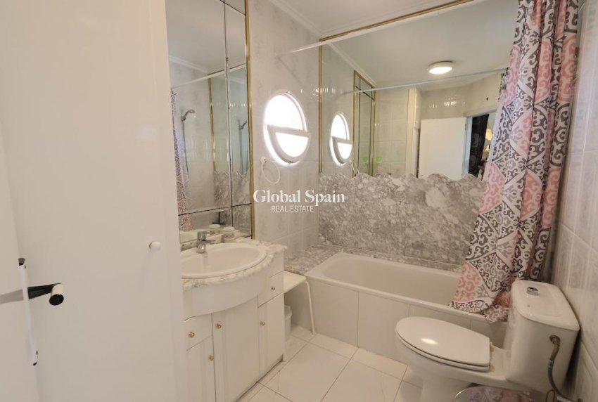 Wederverkoop - APPARTEMENT -
TORREVIEJA - Costa Blanca