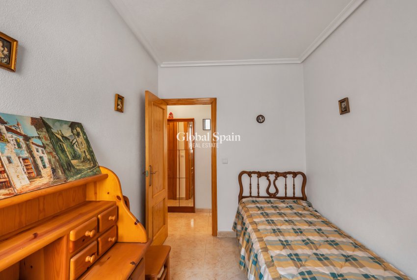 Wederverkoop - APPARTEMENT -
TORREVIEJA - Costa Blanca