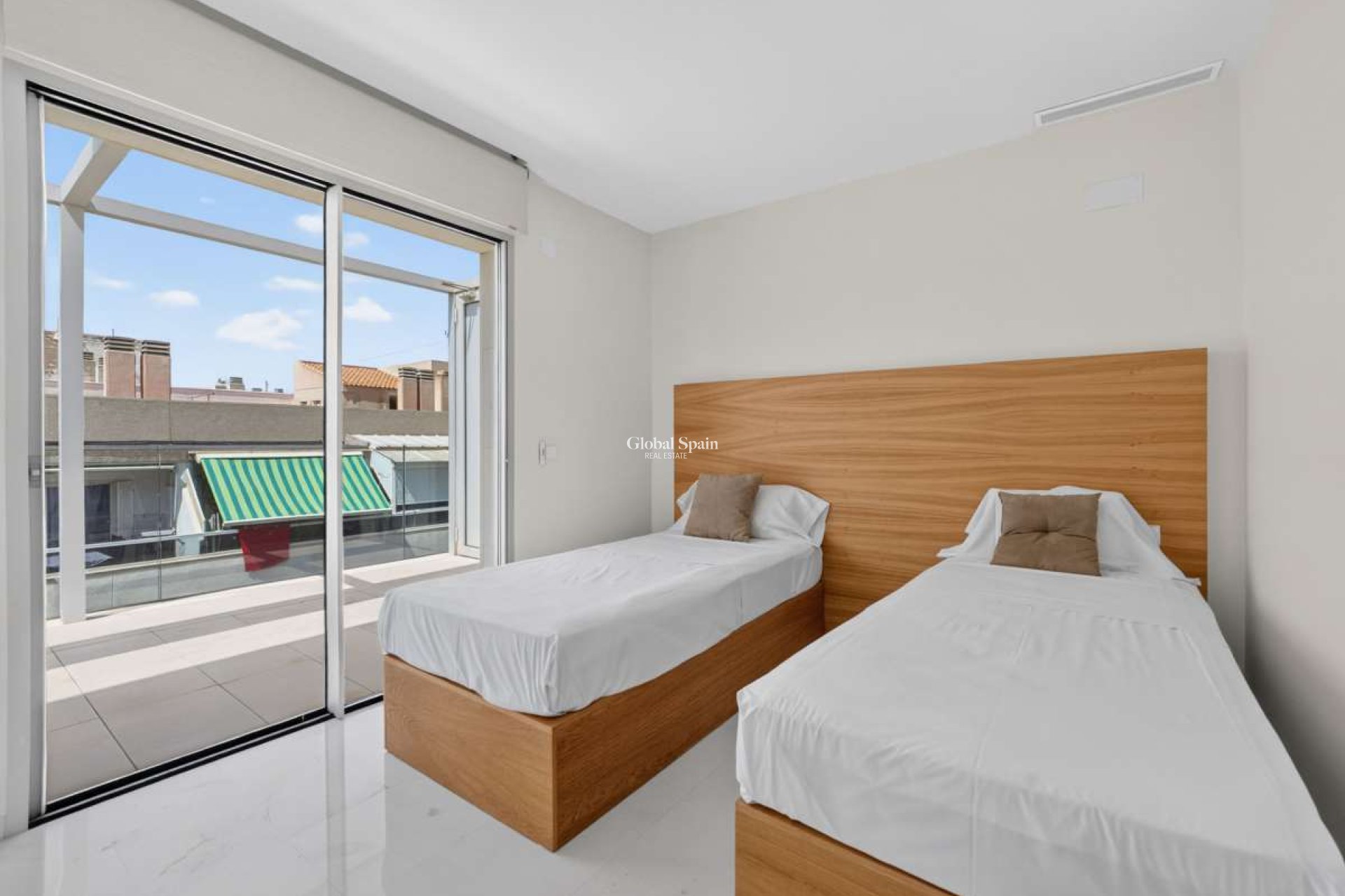Wederverkoop - APPARTEMENT -
TORREVIEJA - Costa Blanca