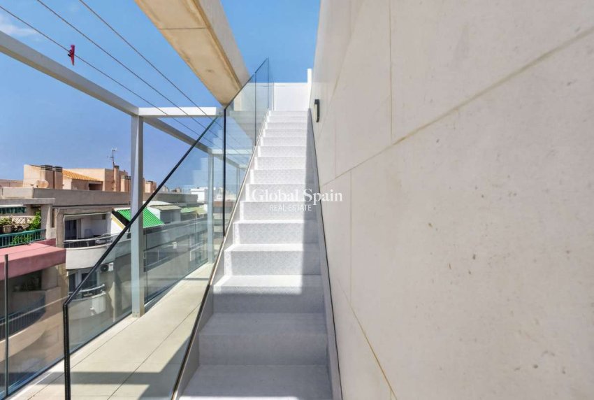 Wederverkoop - APPARTEMENT -
TORREVIEJA - Costa Blanca