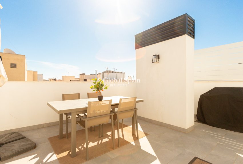 Wederverkoop - APPARTEMENT -
TORREVIEJA - Costa Blanca