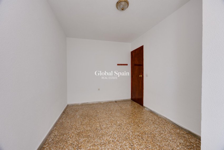 Wederverkoop - APPARTEMENT -
TORREVIEJA - Costa Blanca