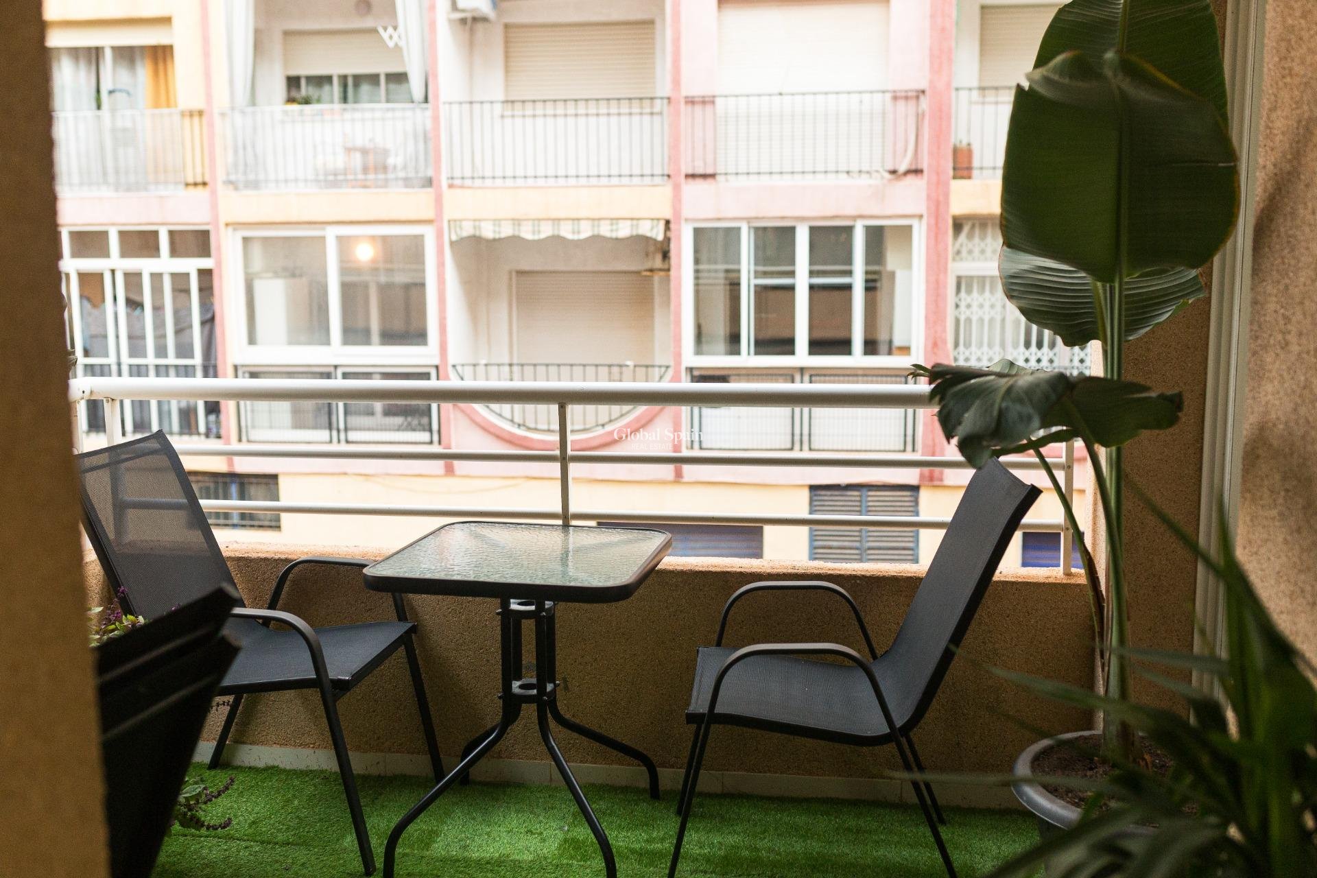 Wederverkoop - APPARTEMENT -
TORREVIEJA - Curva Del Palangre