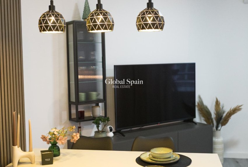 Wederverkoop - APPARTEMENT -
TORREVIEJA - Curva Del Palangre