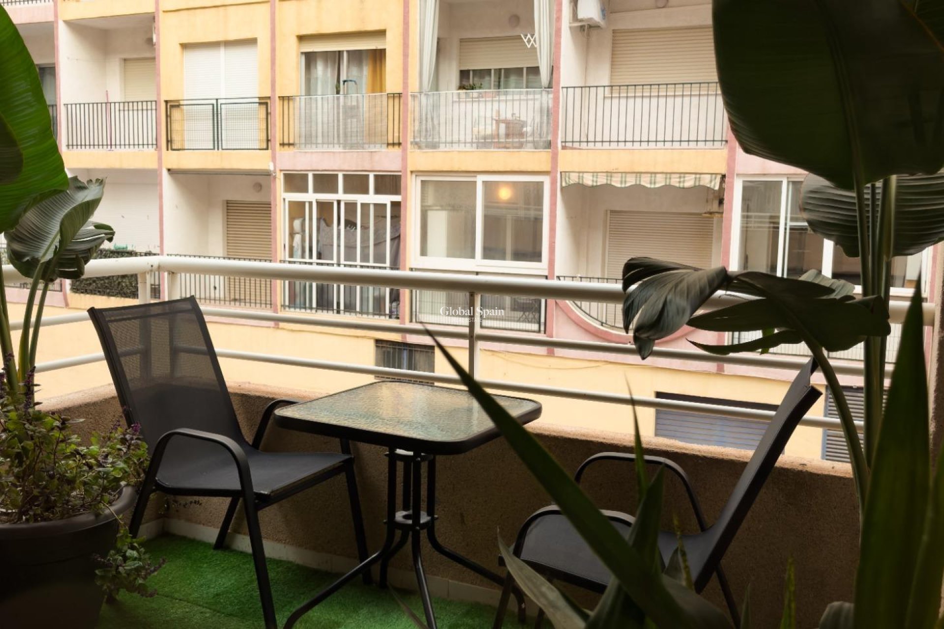 Wederverkoop - APPARTEMENT -
TORREVIEJA - Curva Del Palangre