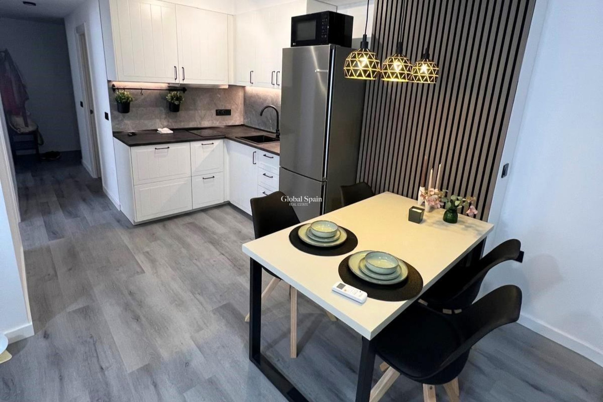 Wederverkoop - APPARTEMENT -
TORREVIEJA - Curva Del Palangre