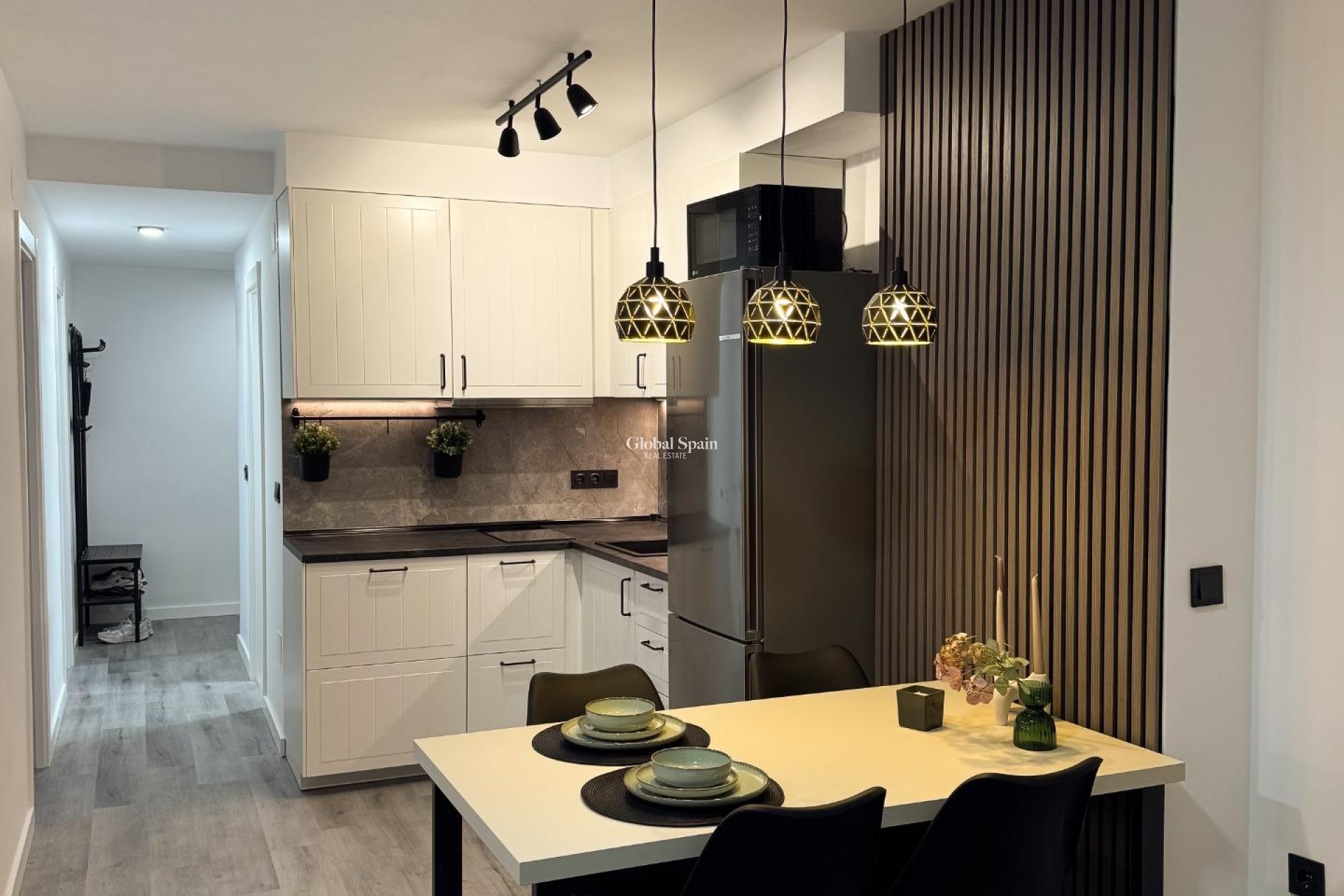 Wederverkoop - APPARTEMENT -
TORREVIEJA - Curva Del Palangre