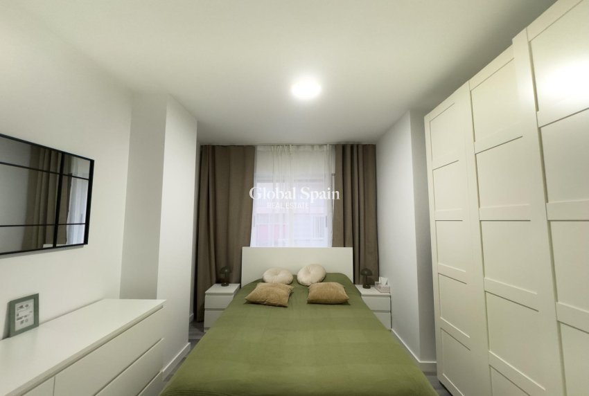 Wederverkoop - APPARTEMENT -
TORREVIEJA - Curva Del Palangre