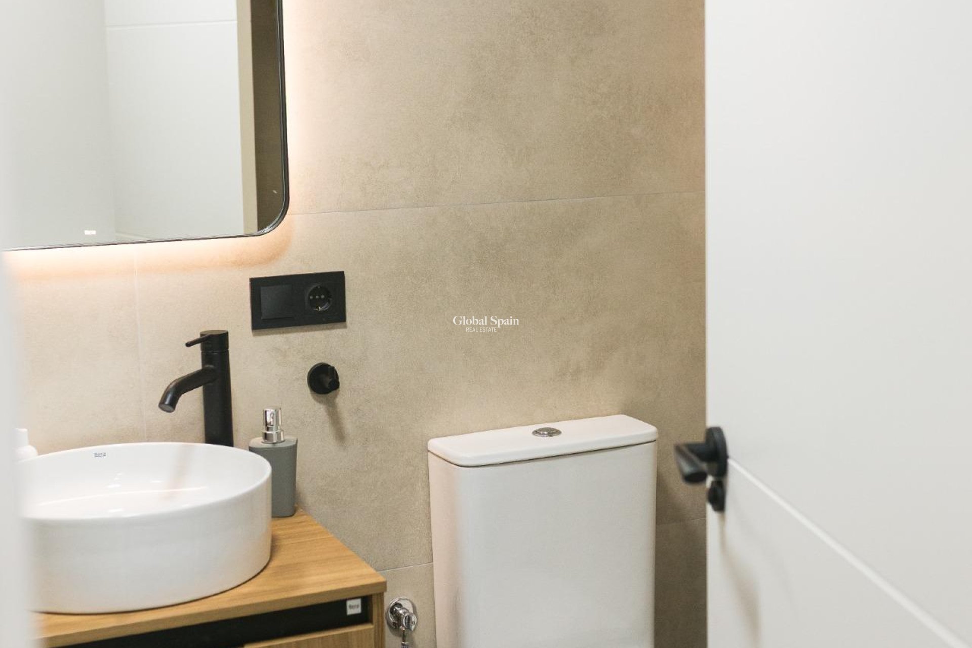 Wederverkoop - APPARTEMENT -
TORREVIEJA - Curva Del Palangre