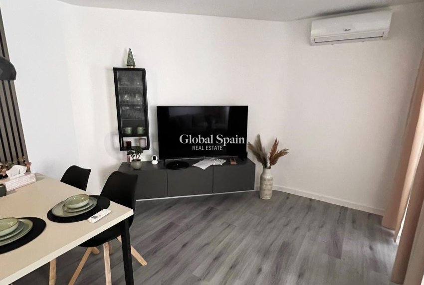 Wederverkoop - APPARTEMENT -
TORREVIEJA - Curva Del Palangre