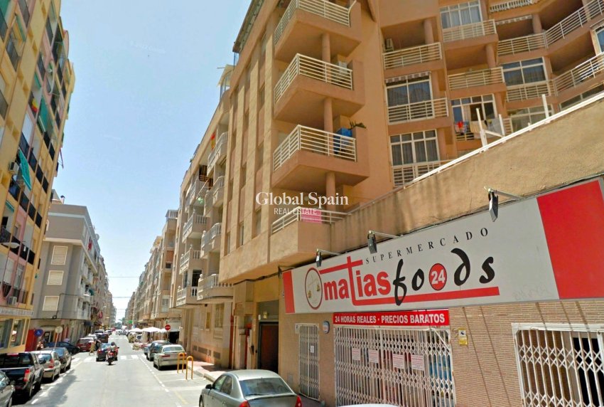 Wederverkoop - APPARTEMENT -
TORREVIEJA - Curva Del Palangre