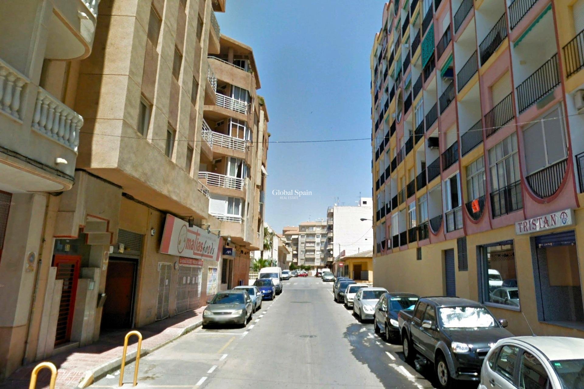 Wederverkoop - APPARTEMENT -
TORREVIEJA - Curva Del Palangre