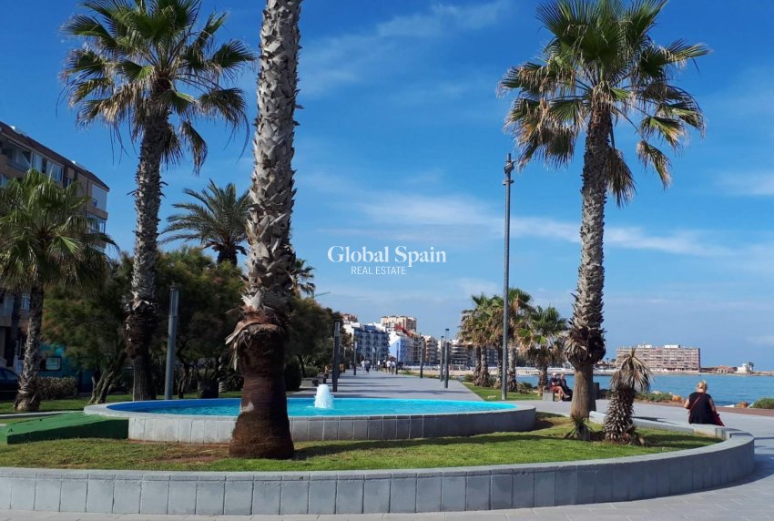Wederverkoop - APPARTEMENT -
TORREVIEJA - Curva Del Palangre