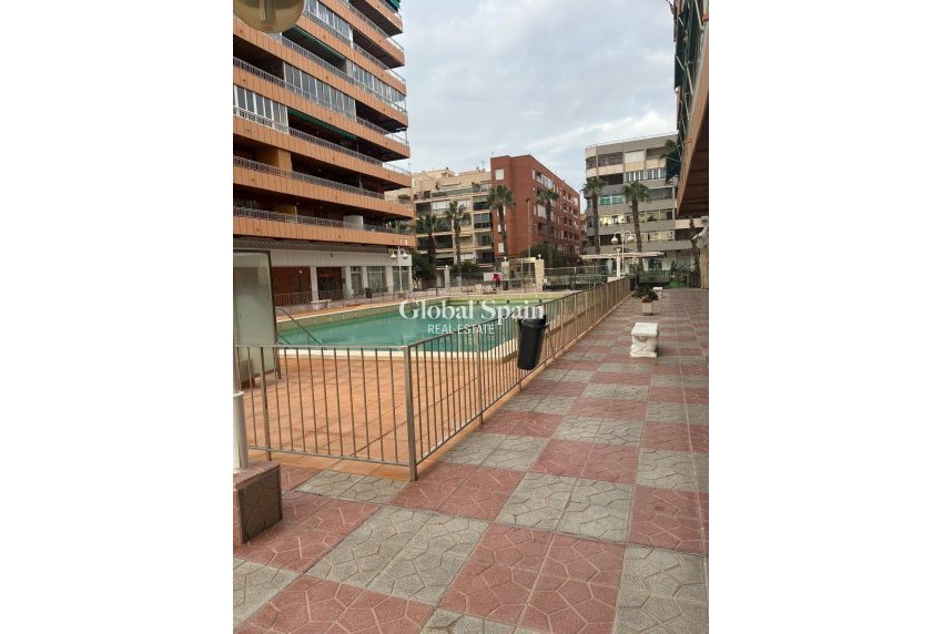 Wederverkoop - APPARTEMENT -
TORREVIEJA - El Acequión - Los Náufragos