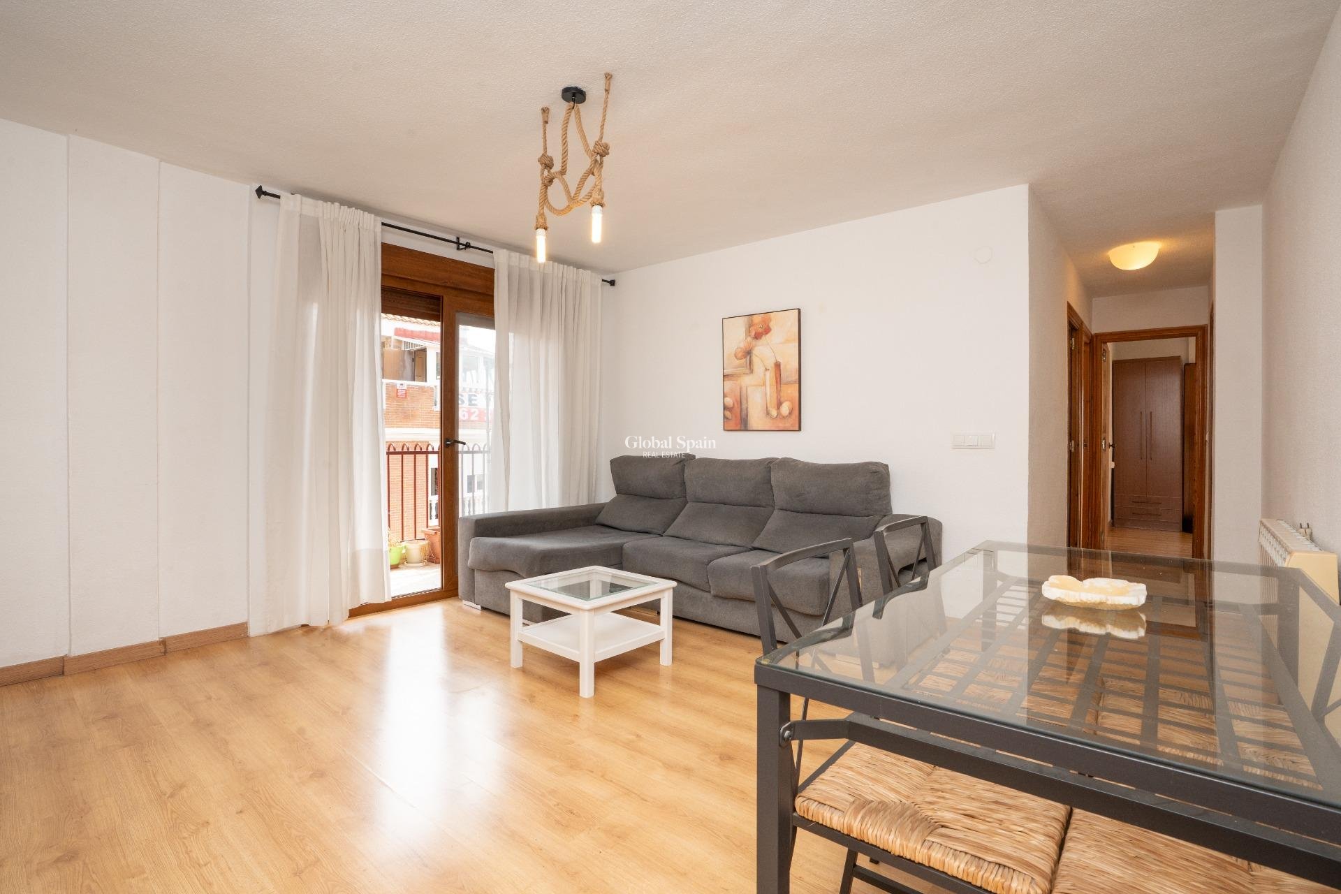Wederverkoop - APPARTEMENT -
TORREVIEJA - El Acequión - Los Náufragos