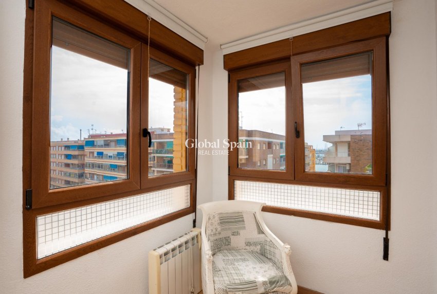 Wederverkoop - APPARTEMENT -
TORREVIEJA - El Acequión - Los Náufragos