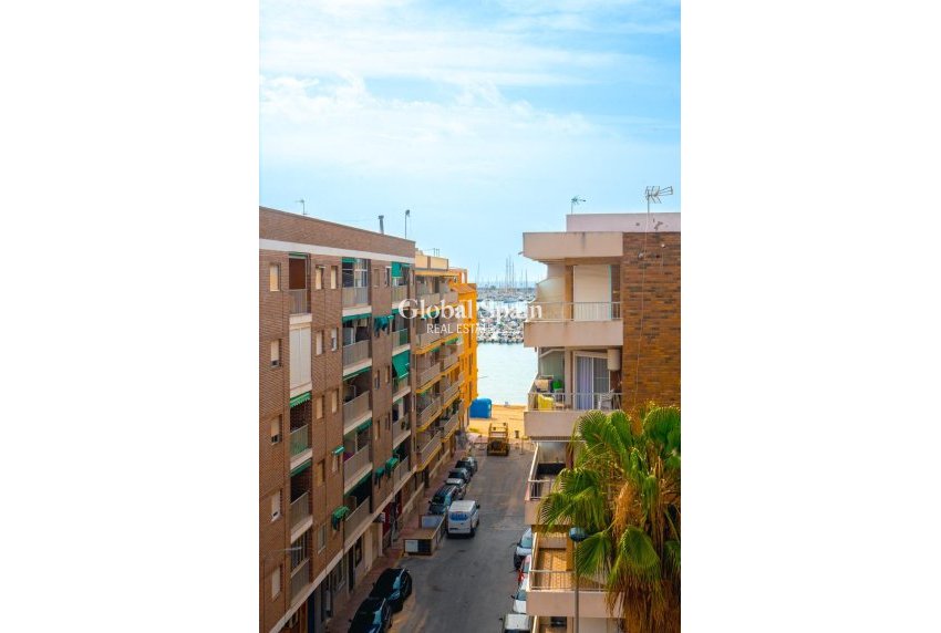 Wederverkoop - APPARTEMENT -
TORREVIEJA - El Acequión - Los Náufragos