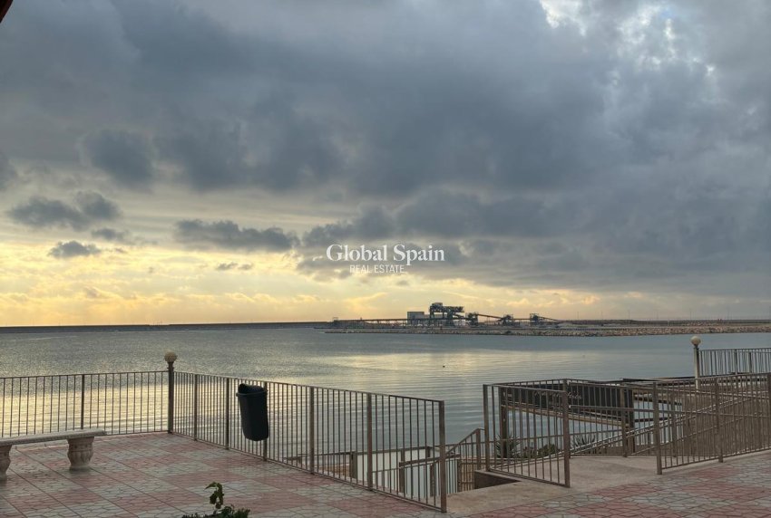 Wederverkoop - APPARTEMENT -
TORREVIEJA - El Acequión - Los Náufragos