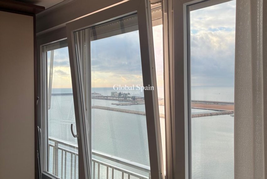 Wederverkoop - APPARTEMENT -
TORREVIEJA - El Acequión - Los Náufragos