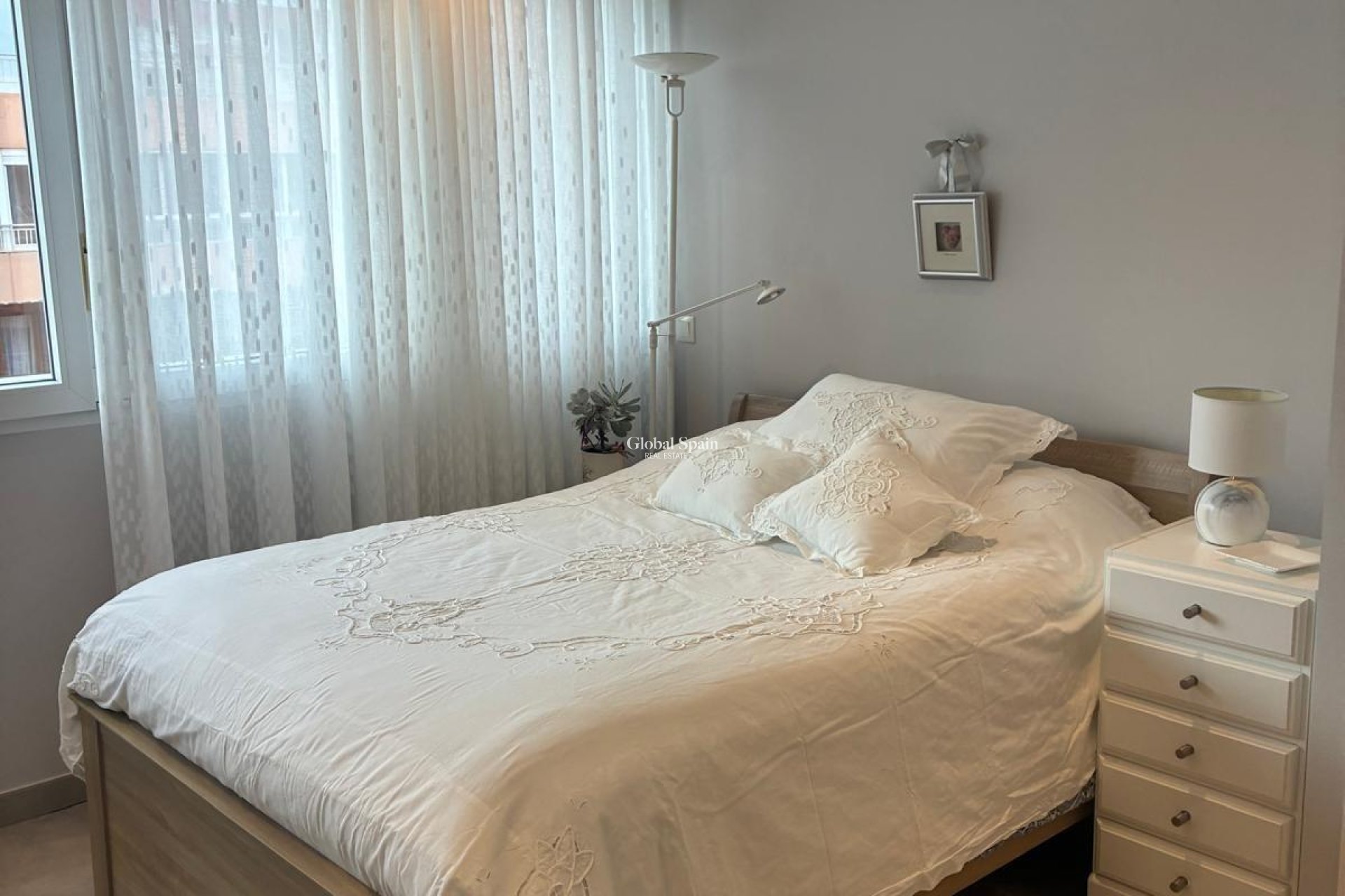 Wederverkoop - APPARTEMENT -
TORREVIEJA - El Acequión - Los Náufragos