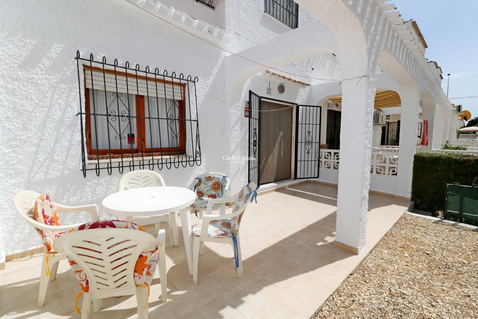 Wederverkoop - APPARTEMENT -
TORREVIEJA - El Acequión - Los Náufragos