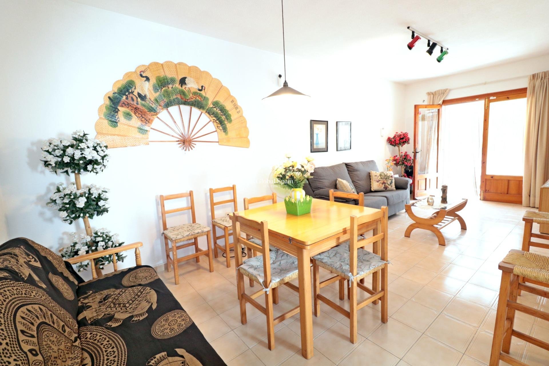 Wederverkoop - APPARTEMENT -
TORREVIEJA - El Acequión - Los Náufragos
