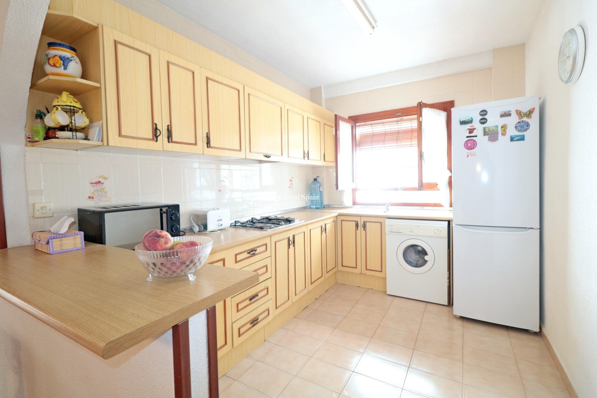 Wederverkoop - APPARTEMENT -
TORREVIEJA - El Acequión - Los Náufragos
