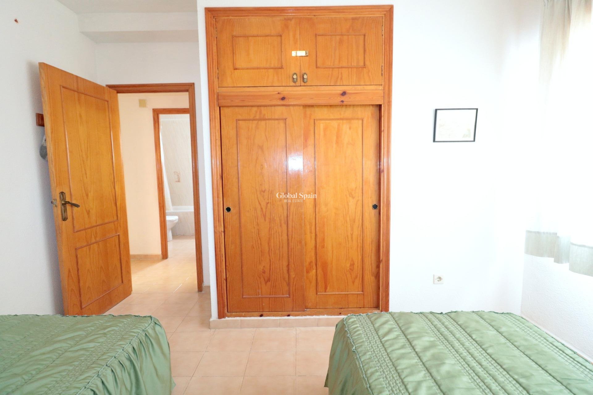 Wederverkoop - APPARTEMENT -
TORREVIEJA - El Acequión - Los Náufragos