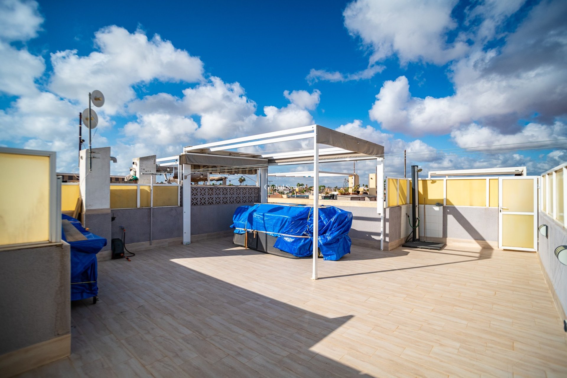 Wederverkoop - APPARTEMENT -
TORREVIEJA - El Chaparral