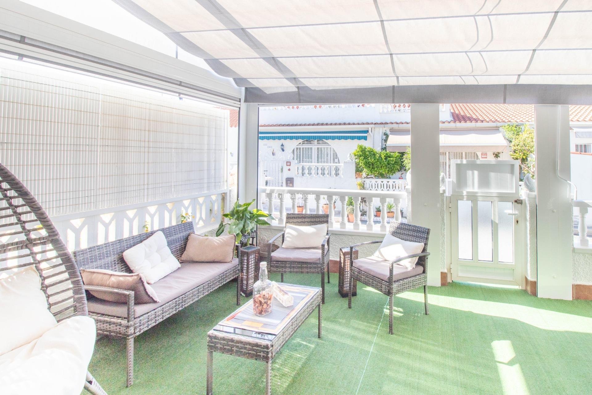 Wederverkoop - APPARTEMENT -
TORREVIEJA - El chaparral