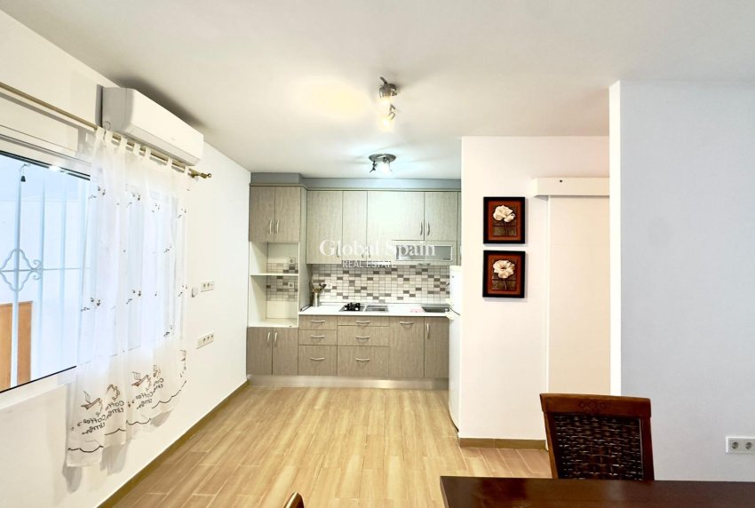 Wederverkoop - APPARTEMENT -
TORREVIEJA - El limonar