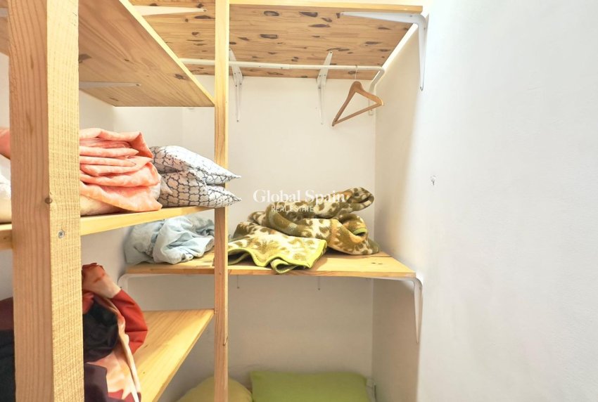 Wederverkoop - APPARTEMENT -
TORREVIEJA - El limonar