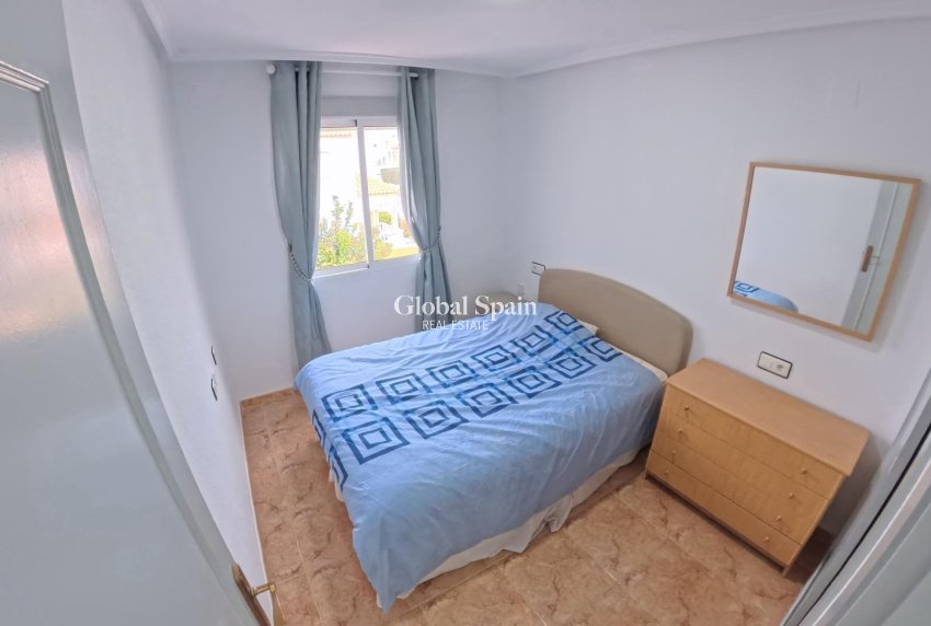 Wederverkoop - APPARTEMENT -
TORREVIEJA - El limonar
