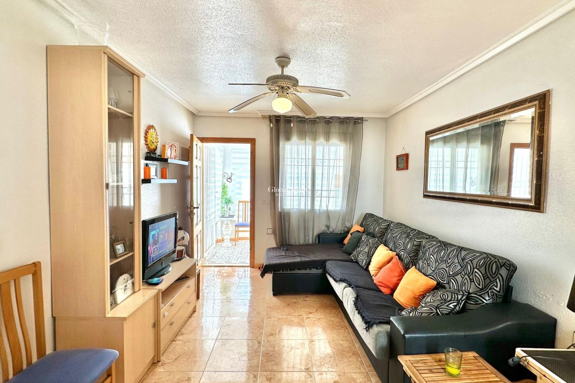 Wederverkoop - APPARTEMENT -
TORREVIEJA - El limonar