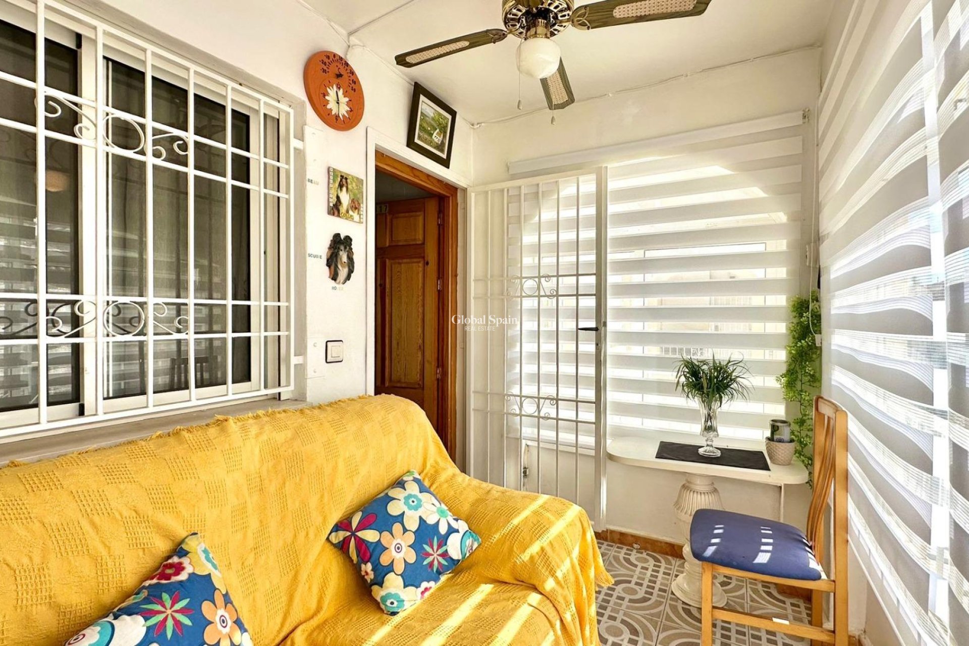 Wederverkoop - APPARTEMENT -
TORREVIEJA - El limonar