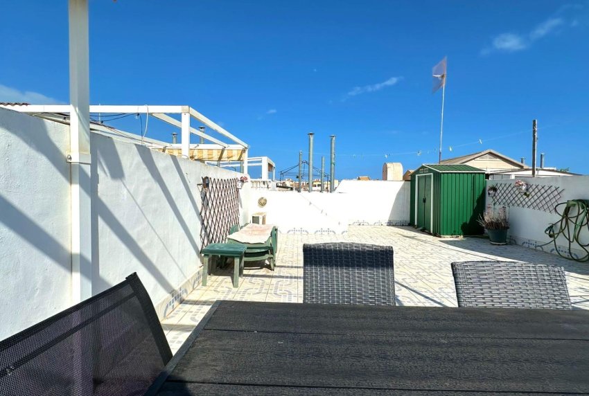 Wederverkoop - APPARTEMENT -
TORREVIEJA - El limonar