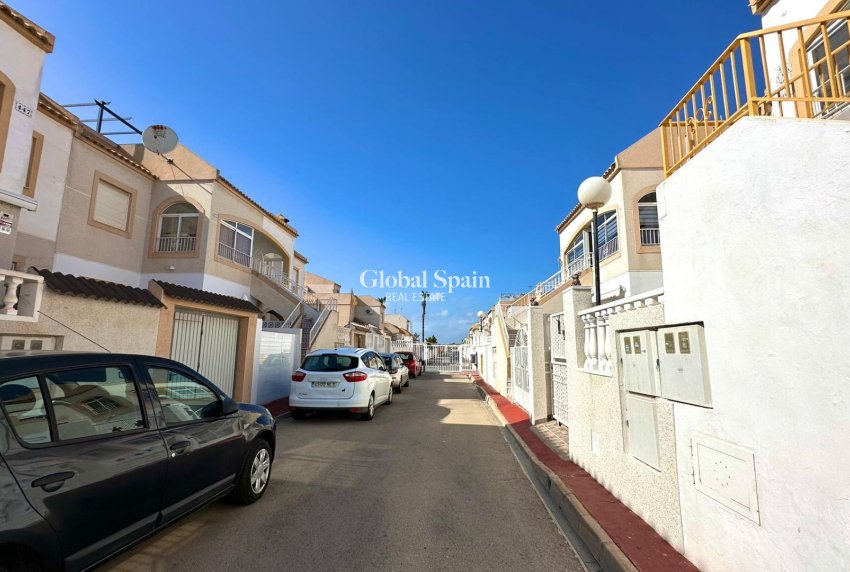 Wederverkoop - APPARTEMENT -
TORREVIEJA - El limonar
