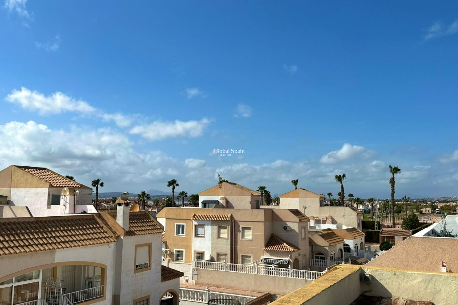Wederverkoop - APPARTEMENT -
TORREVIEJA - El limonar