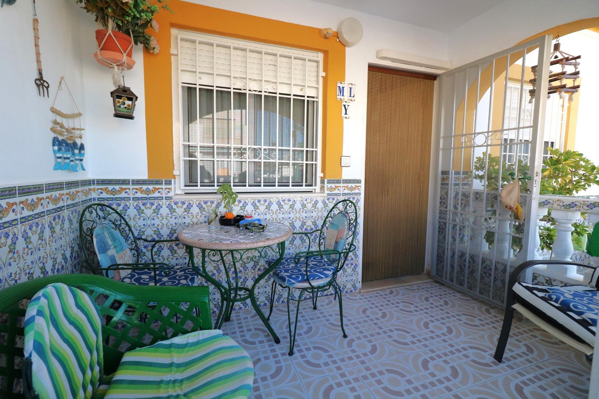 Wederverkoop - APPARTEMENT -
TORREVIEJA - El limonar