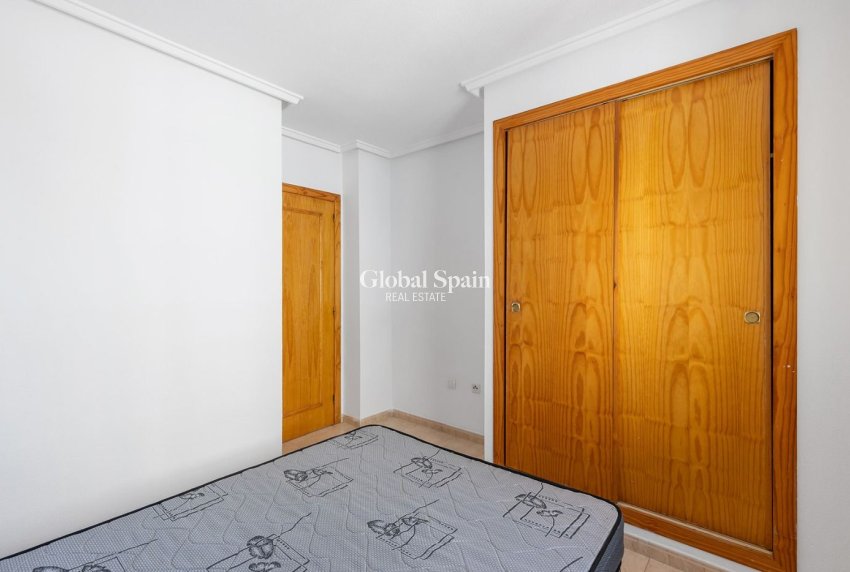 Wederverkoop - Appartement -
TORREVIEJA - El Molino