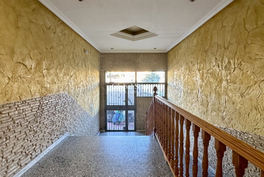 Wederverkoop - APPARTEMENT -
TORREVIEJA - El Molino