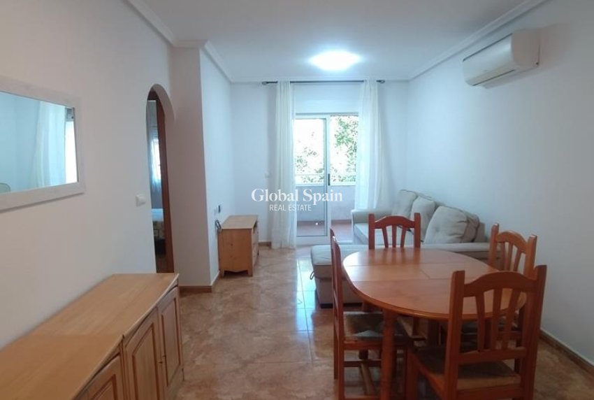 Wederverkoop - APPARTEMENT -
TORREVIEJA - El molino