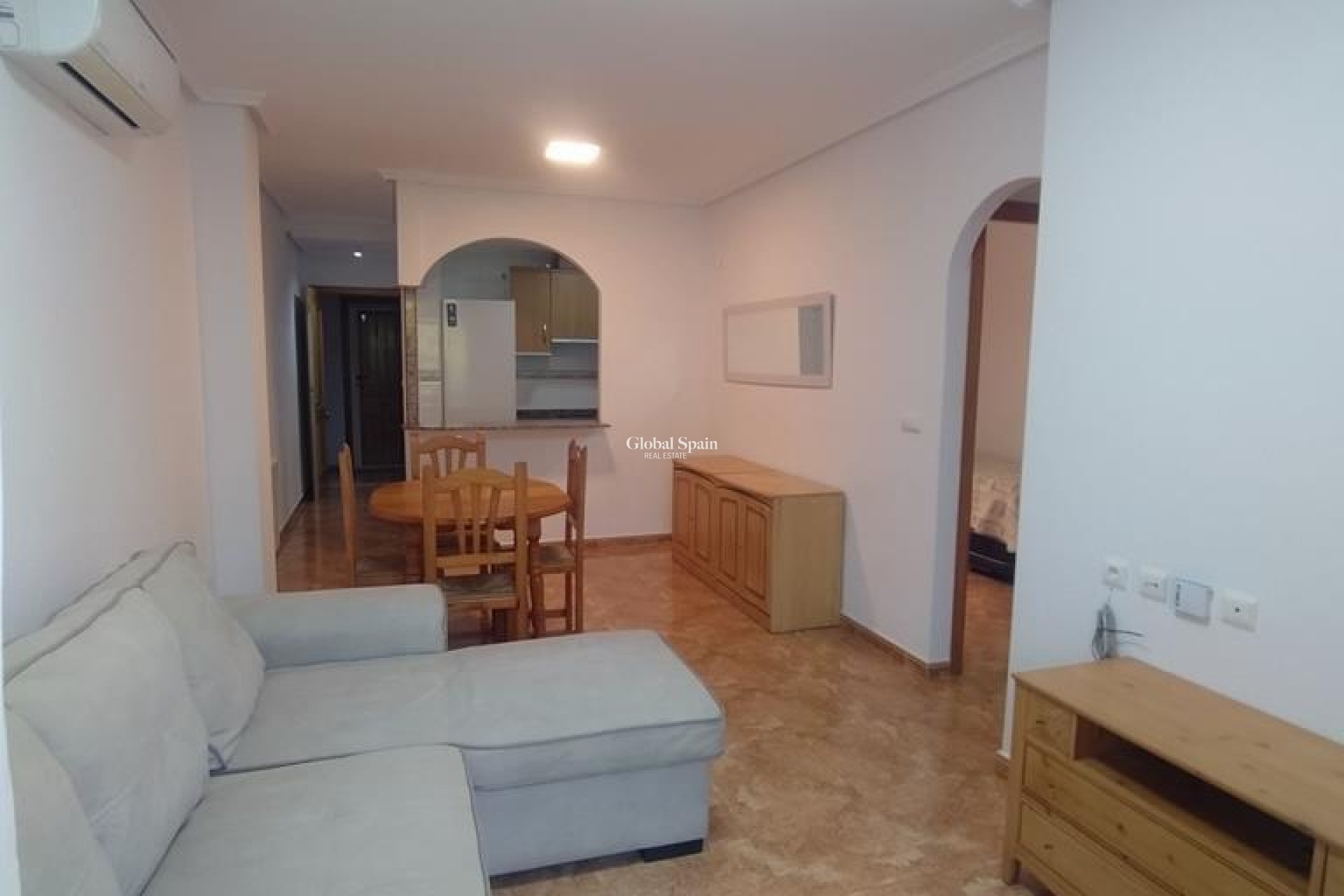 Wederverkoop - APPARTEMENT -
TORREVIEJA - El molino