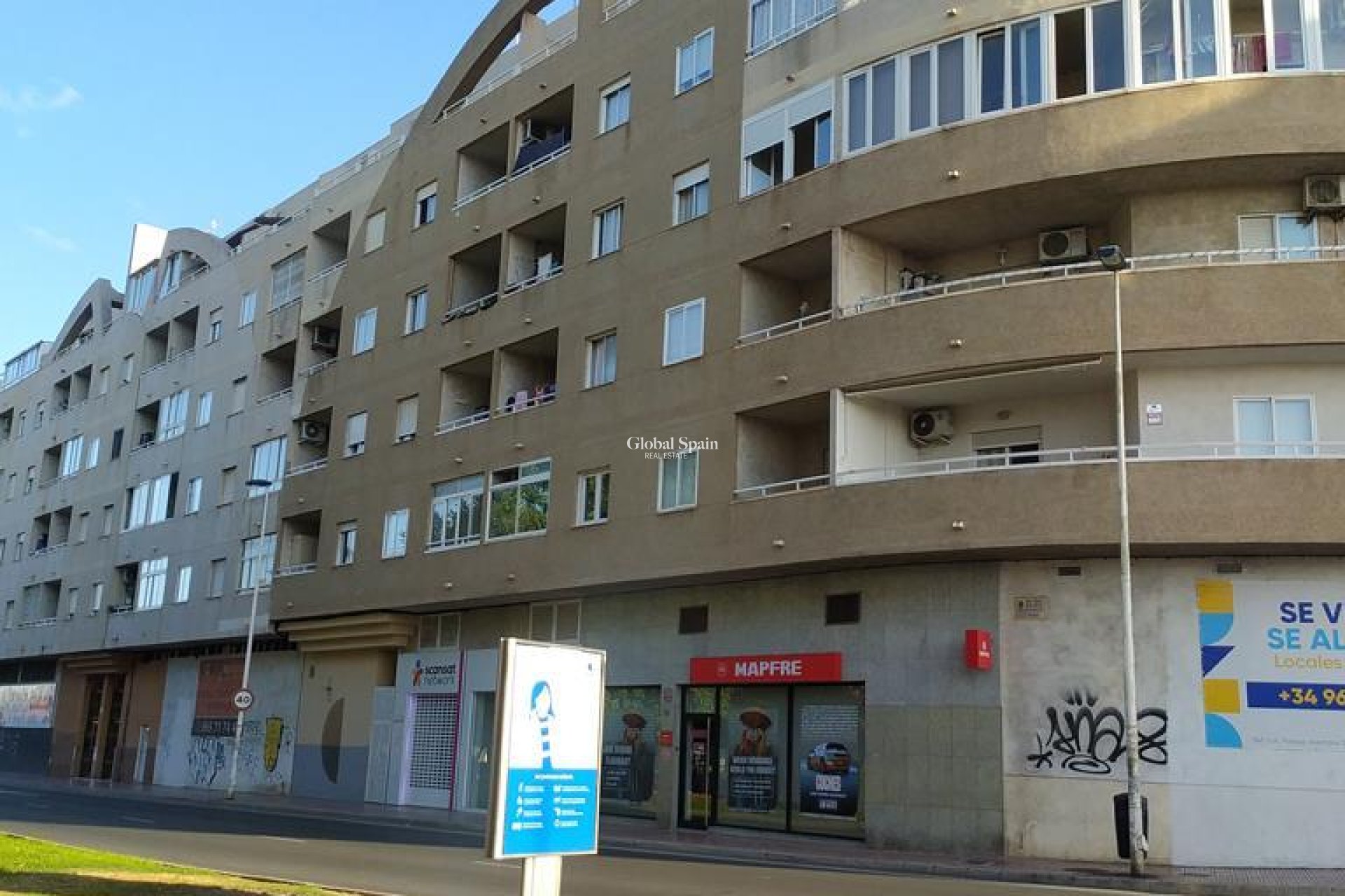 Wederverkoop - APPARTEMENT -
TORREVIEJA - El molino