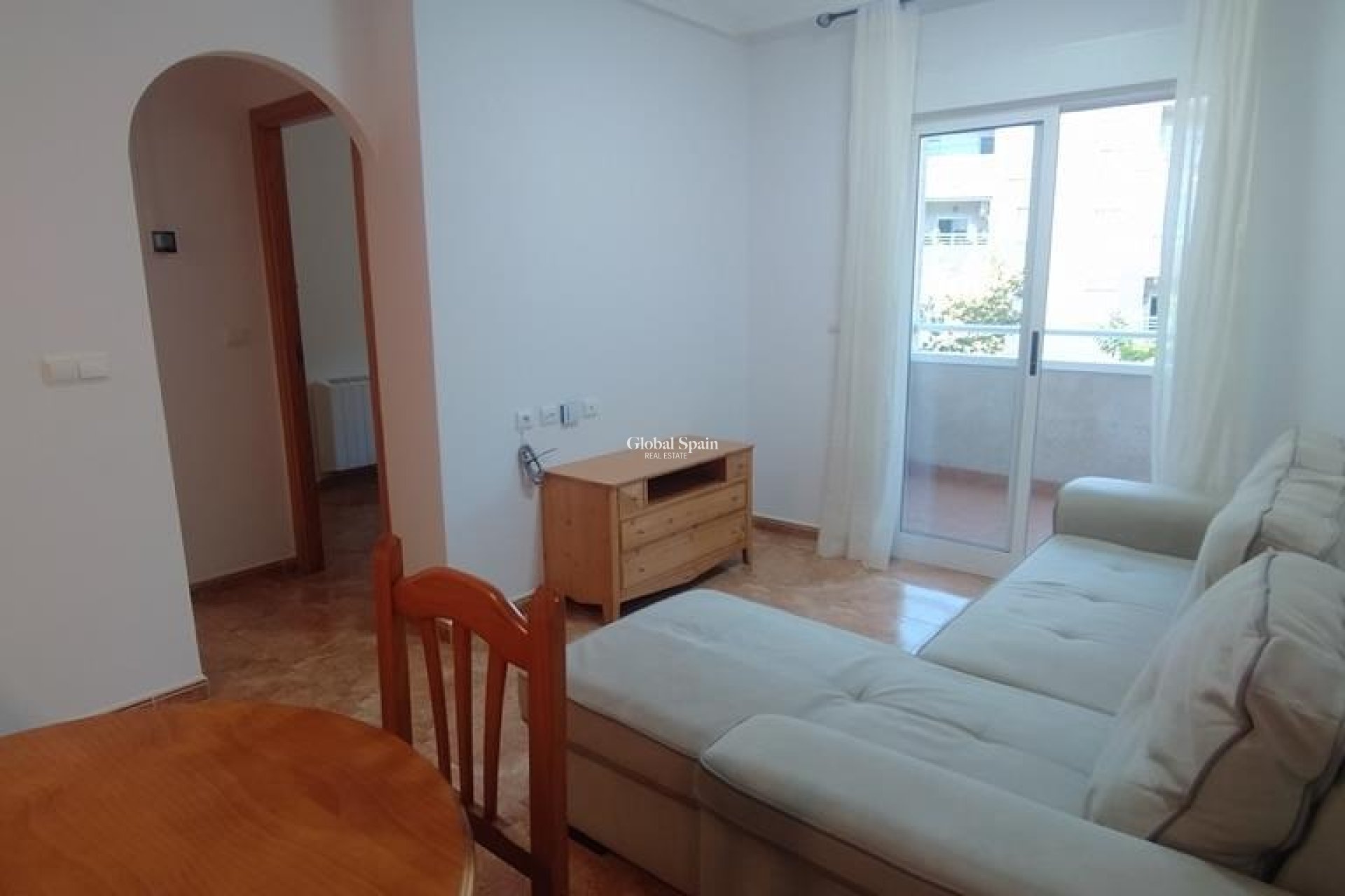 Wederverkoop - APPARTEMENT -
TORREVIEJA - El molino