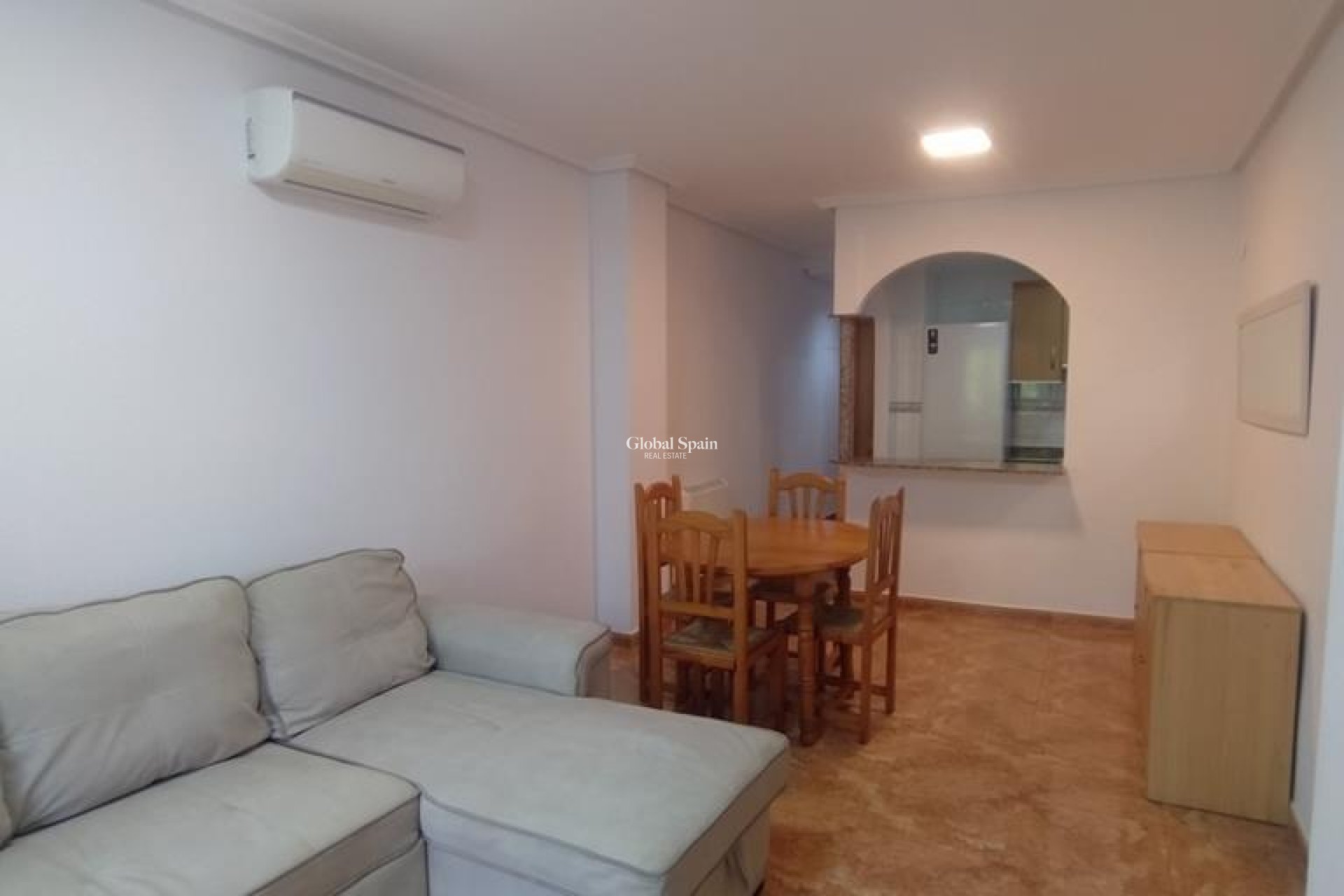Wederverkoop - APPARTEMENT -
TORREVIEJA - El molino