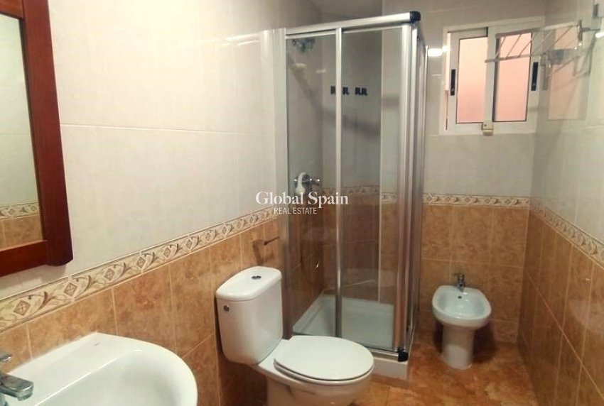 Wederverkoop - APPARTEMENT -
TORREVIEJA - El molino