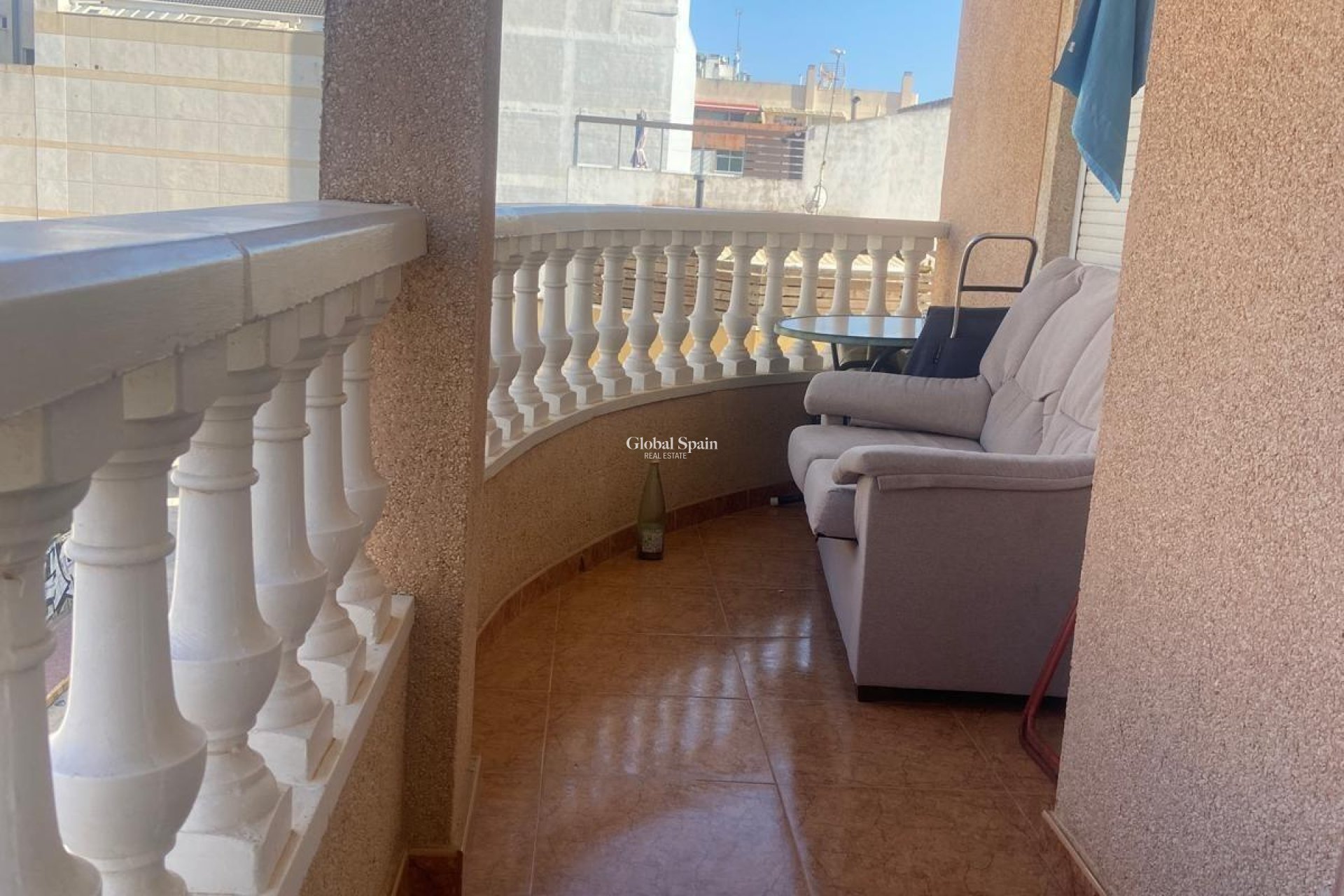 Wederverkoop - APPARTEMENT -
TORREVIEJA - El molino