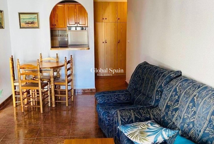 Wederverkoop - APPARTEMENT -
TORREVIEJA - El molino